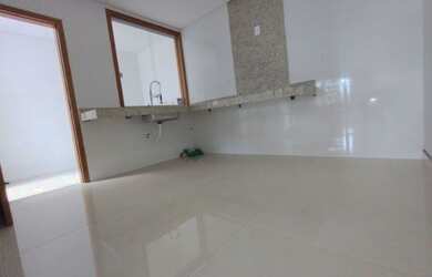 Imagem: A casa possui 3 Dormitórios, 3 Banheiros e 2 Vagas na garagem