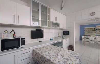 Imagem 8: CASA COM PISCINA. Piscina, Churrasqueira, Guarda roupae402m² de Área