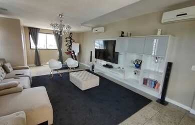 Imagem: O apartamento possui 3 Dormitórios, 5 Banheiros, 3 Vagas na