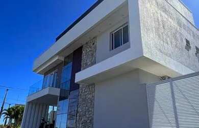 Imagem: A casa em condomínio possui 4 Dormitórios, 4 Banheiros, 2