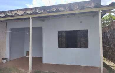 Imagem: A casa possui 3 Dormitórios, 1 Banheiro e está localizado