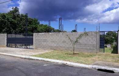 Imagem: O terreno possui 1250m² de Área e está localizado em Ponta