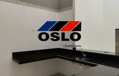 Imagem: A casa e possui 2 Dormitórios, 2 Banheiros, 2 Vagas na garagem