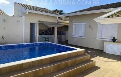 Imagem: A casa em condomínio possui 3 Dormitórios, 3 Banheiros, 2