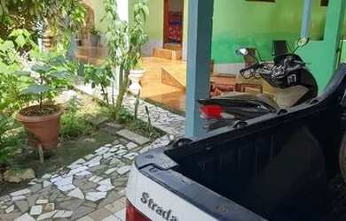 Imagem: A casa possui 2 Dormitórios, 2 Banheiros, 1 Vaga na garagem