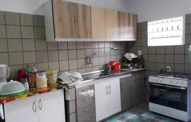 Imagem: A casa possui 2 Dormitórios, 2 Banheiros, 100m² de Área e