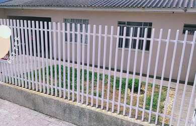 Imagem: A casa possui 5 Dormitórios, 2 Banheiros, 2 Vagas na garagem