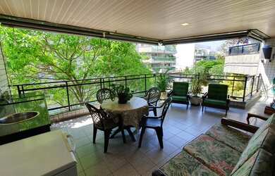 Imagem: O apartamento possui 3 Dormitórios, 2 Banheiros, 1 Vaga na