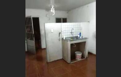Imagem: A casa possui 1 Dormitório, 1 Banheiro e está localizado