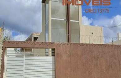 Imagem: A casa possui 3 Dormitórios, 3 Banheiros, 1 Vaga na garagem