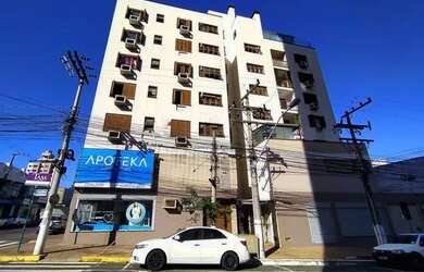 Imagem: O apartamento possui 1 Dormitório, 1 Banheiro, 1 Vaga na garagem