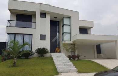 Imagem: A casa em condomínio possui 3 Dormitórios, 4 Banheiros, 4