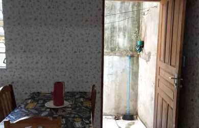 Imagem: A casa possui 2 Dormitórios, 1 Banheiro, 1 Vaga na garagem