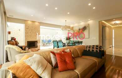 Imagem 2: Linda casa em condomínio fechado ao lado do Parque Ibirapuera com 3 suítes de 289m² e pisc