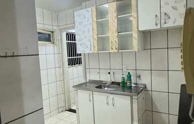 Imagem: O apartamento possui 2 Dormitórios, 1 Banheiro, 1 Vaga na garagem