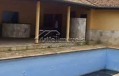 Imagem: A casa possui 1 Dormitório, 2 Banheiros, 323m² de Área e