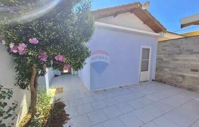 Imagem: A casa possui 2 Dormitórios, 2 Banheiros, 128m² de Área