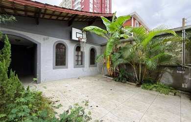 Imagem: A casa possui 2 Dormitórios, 2 Banheiros, 2 Vagas na garagem