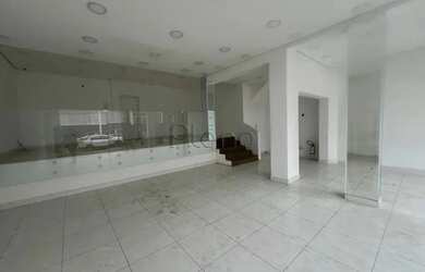 Imagem: O depósito possui 4 Vagas na garagem, 181m² de Área e está