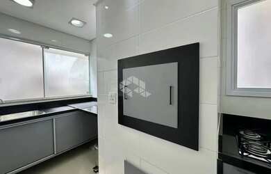 Imagem 12: Apartamento de 2 dormitórios de frente com vista para o mar e box/vaga...