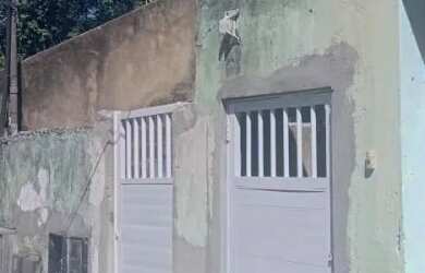 Imagem 6: CASA EM FAZ. GRDE 1, 1º ANDAR, SALA, COZINHA E BANHEIRO, 0 QUARTO