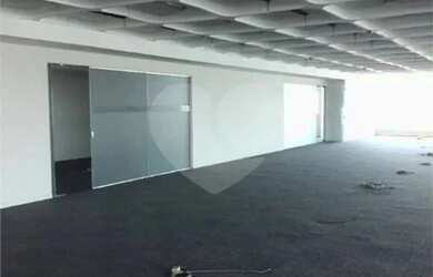 Imagem: O depósito possui 5 Vagas na garagem, 2.844m² de Área, Imóvel