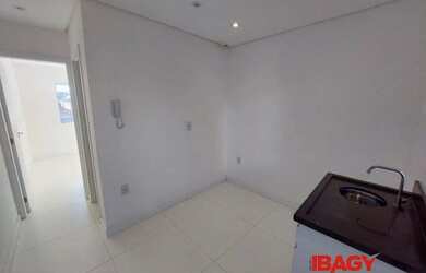 Imagem 2: Excelente Apartamento 1 dormitório s em Capoeiras - Florianópolis