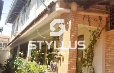 Imagem: A casa possui 5 Dormitórios, 3 Banheiros, 1 Vaga na garagem