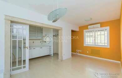 Imagem: 02 dormitórios sendo 01 com ar condicionado e 01 com ventilador