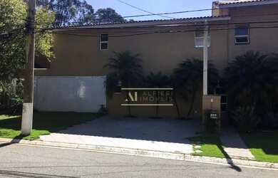 Imagem: A casa em condomínio possui 5 Dormitórios, 5 Banheiros, 5