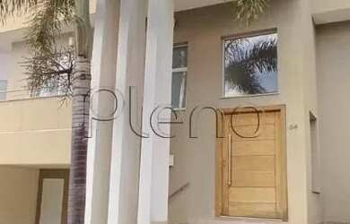 Imagem: A casa em condomínio possui 3 Dormitórios, 2 Banheiros, 4