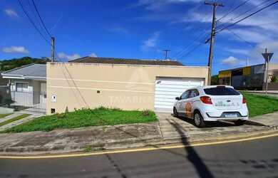 Imagem: A casa possui 2 Dormitórios, 1 Banheiro, 1 Vaga na garagem