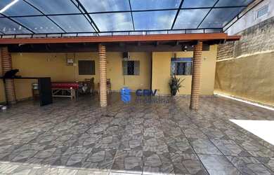 Imagem: A casa à venda possui 3 Dormitórios, 2 Banheiros, 3 Vagas