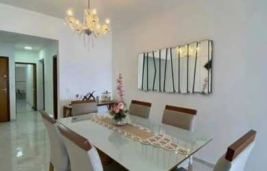 Imagem: O apartamento possui 3 Dormitórios, 1 Banheiro, 3 Vagas na