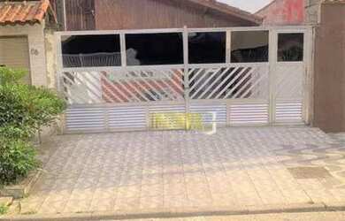 Imagem: A casa possui 2 Dormitórios, 1 Banheiro, 3 Vagas na garagem