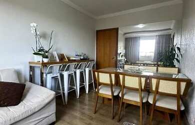 Imagem: O apartamento possui 3 Dormitórios, 1 Banheiro, 1 Vaga na garagem