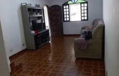 Imagem: A casa possui 3 Dormitórios, 3 Banheiros, 1 Vaga na garagem