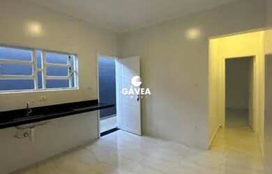 Imagem: A casa possui 1 Dormitório, 1 Banheiro, 2 Vagas na garagem