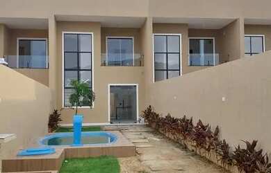 Imagem: A casa possui 3 Dormitórios, 3 Banheiros, 2 Vagas na garagem