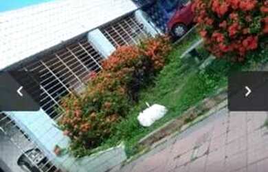 Imagem: A casa possui 4 Dormitórios, 2 Banheiros, 2 Vagas na garagem