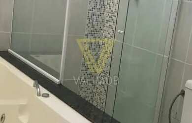 Imagem: A casa possui 3 Dormitórios, 4 Banheiros, 2 Vagas na garagem