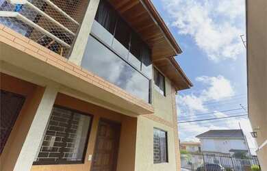 Imagem: A casa em condomínio possui 3 Dormitórios, 3 Banheiros, 2