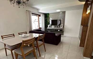 Imagem: A casa possui 3 Dormitórios, 2 Banheiros, 3 Vagas na garagem