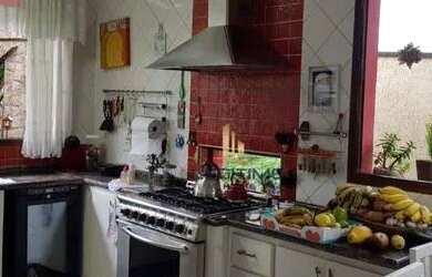 Imagem: A casa em condomínio possui 4 Dormitórios, 5 Banheiros, 5