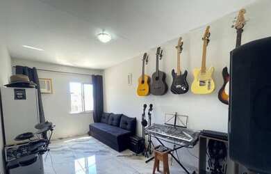 Imagem: O apartamento possui 2 Dormitórios, 1 Banheiro e 80m² de Área