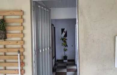 Imagem 6: Casa a venda. Varanda, 1 Banheiroe2 Dormitórios