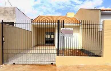 Imagem: A casa possui 2 Dormitórios, 2 Banheiros, 1 Vaga na garagem