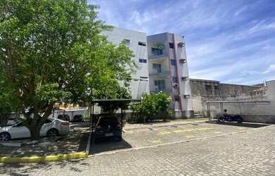 Imagem: O apartamento possui 1 Dormitório, 1 Banheiro, 1 Vaga na garagem