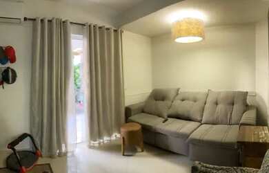 Imagem 3: Charmoso sobrado poucos passos mar de PEREQUE em Porto