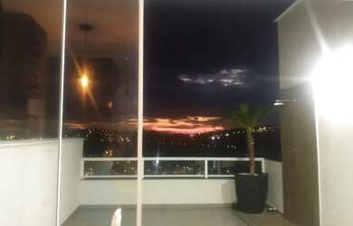 Imagem: O apartamento na cobertura possui 1 Dormitório, 2 Banheiros